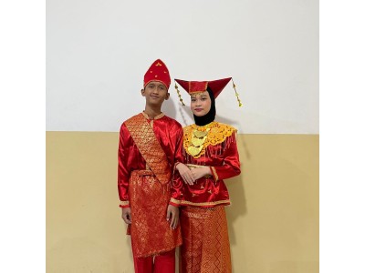 Pakaian Adat Minangkabau (Sumatera Barat)