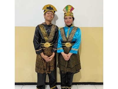 Pakaian Adat Aceh (Nanggroe Aceh Darussalam)